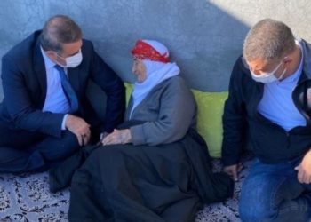 96 yaşında yargılanan kadın, evine gelen DEVA üyelerini polis zannedince gözyaşlarına boğuldu