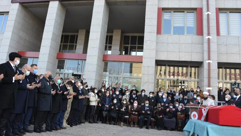 Aşı olmayan ağır ceza mahkemesi başkanı Koronavirüs nedeniyle hayatını kaybetti