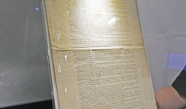 ABD anayasasının orijinal kopyası 8 dakika içinde 43 milyon dolara satıldı