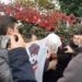 ABD askeri gemisi personelinin başına çuval geçiren 17 kişi serbest bırakıldı