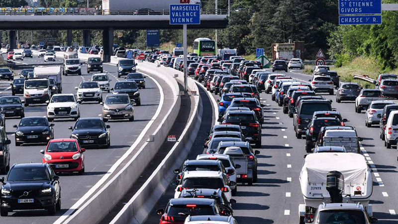 AB'de azami sürat sınırını aşan otomobillerin hızı otomatik olarak yavaşlatılacak