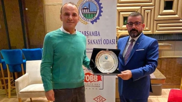 AKP’li Başkan müebbet alan firari Galip Öztürk’e plaket verdi