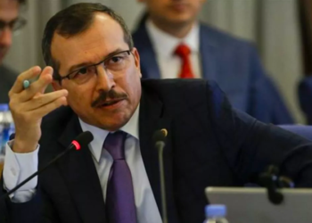 AKP Milletvekili Aydemir: ‘Belki soğan ekmek yiyeceğiz günlerce, aylarca…’