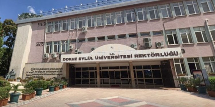 AKP eski milletvekili Nükhet Hotar rektörü olduğu üniversitede skandala göz yumuyor