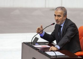 AKP'de se&ccedil;im hazırlığı: Naci Bostancı g&ouml;revi bıraktı