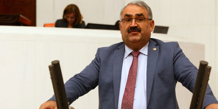 AKP'li Etyemez: Ülkede yokluk denen bir şey yok, her şeyde bolluk ortada