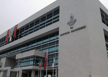 AYM, sosyal medya paylaşımından dolayı okuldan uzaklaştırmayı hak ihlali saydı