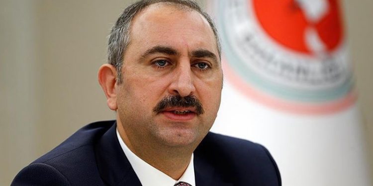 Abdulhamit Gül: 1 Ocak'tan itibaren 'tutuklamaya itiraza' asliye ceza hakimleri bakacak