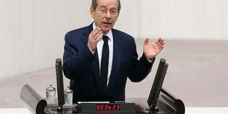 Abdüllatif Şener: Türkiye'de korkunç bir yolsuzluk çarkı var