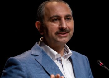 Adalet Bakanı Gül: ‘Sakın ola statükoya teslim olmayın’