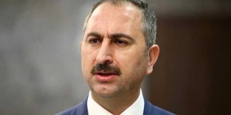 Adalet Bakanı Gül'ün '10 büyükelçi' yorumu: Türkiye'ye kimse parmak sallayamaz