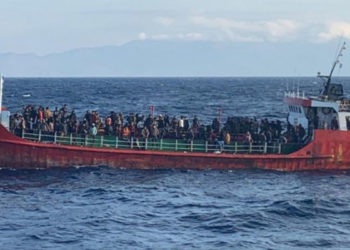 Aegean Boat Report: Yunanistan, 382 kişinin bulunduğu Murat 729'u kurtarmaktan kaçındı