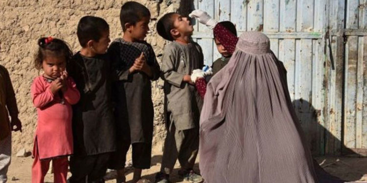 Afganistan'da Taliban'ın onayıyla ülke çapında çocuk felci aşısı kampanyası