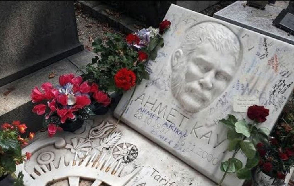 Ahmet Kaya’nın Paris’te bulunan mezarı tahrip edildi