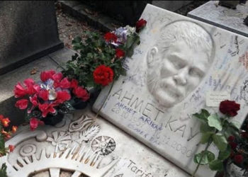 Ahmet Kaya’nın Paris’te bulunan mezarı tahrip edildi