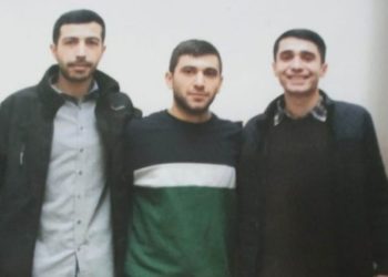 Ailesiyle görüşen tutuklunun telefonu 'elleri cebinde' bahanesiyle yarıda kesildi