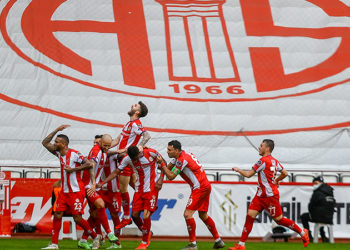 Akdeniz derbisinde kazanan Antalyaspor