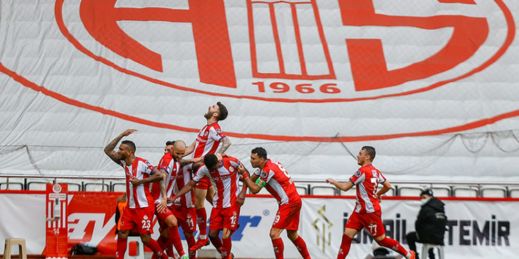 Akdeniz derbisinde kazanan Antalyaspor