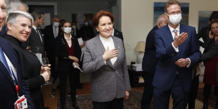Akşener, AB'li ülkelerin büyükelçileriyle görüştü