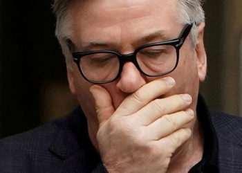 Alec Baldwin'in yanlışlıkla yönetmeni öldürdüğü filmin setinde "zehirli örümcek" kazası: Set çalışanı kolunu kaybedebilir