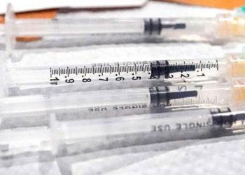 Almanların yüzde 44'ü aşı zorunluluğundan yana