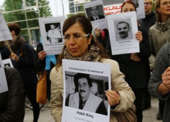 Almanya'da Türkleri hedef alan NSU cinayetlerinde istihbaratın ihmali iddiaları neden aydınlatılmıyor?