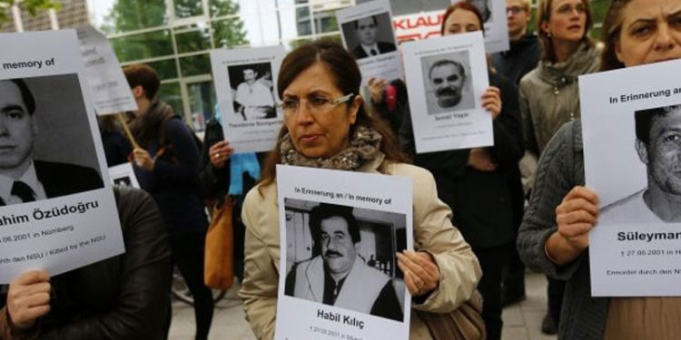 Almanya'da Türkleri hedef alan NSU cinayetlerinde istihbaratın ihmali iddiaları neden aydınlatılmıyor?