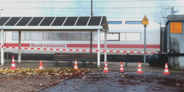 Almanya'da hızlı trende bıçaklı saldırı: Çok sayıda yaralı var