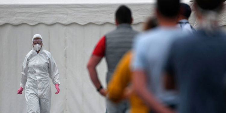 Almanya'da pandeminin başından beri en yüksek Covid vakası görüldü