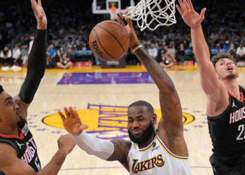 Alperen Şengün'den Lakers potasına 11 sayı!