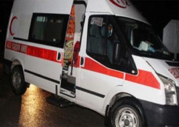 Ambulans görevlileri, 82 yaşındaki yatalak kadını bahçede ‘betona bırakıp gitti’