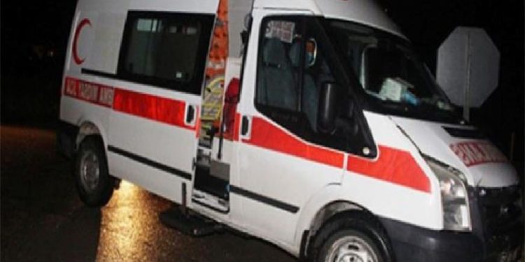 Ambulans görevlileri, 82 yaşındaki yatalak kadını bahçede ‘betona bırakıp gitti’
