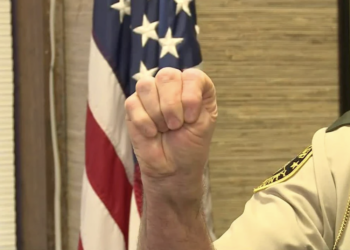 Amerika’da kaçırılan 16 yaşındaki genç kız, TikTok’tan öğrendiği ‘İmdat’ işareti ile kurtarıldı