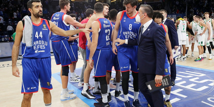Anadolu Efes, Olympiakos'u konuk ediyor