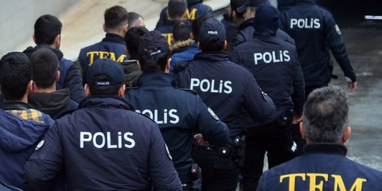Ankara merkezli 40 ilde operasyon: Kamu görevlilerin de olduğu 100 gözaltı kararı