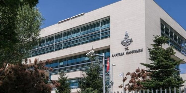 Ankara'da Karayalçın'ın kamulaştırdığı arazileri Gökçek'in kooperatiflere devretmesi mahkemelik oldu