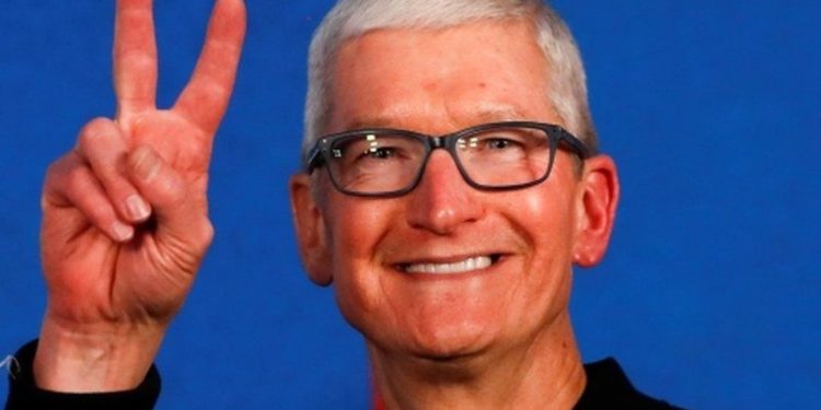 Apple'ın CEO'su Tim Cook, kripto para yatırımı yaptığını açıkladı