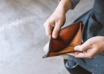 Asgari ücretle çalışan milyonların 1 saatlik ücreti 1 doların altına indi