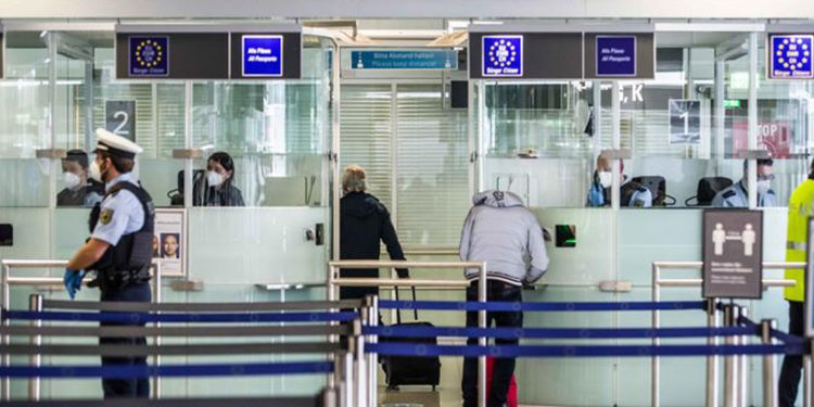 Avrupa'da görülen Omicron vakalarının sayısı giderek artıyor