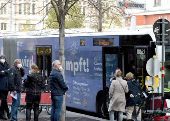 Avrupa’da ilk; Avusturya’da tam kapanma ve aşı zorunluluğu geliyor