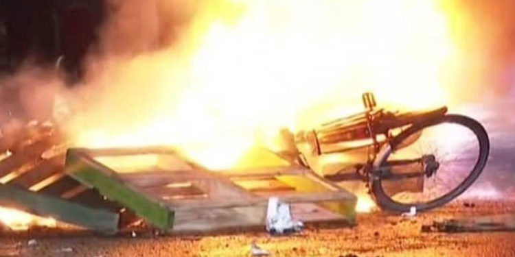 Avrupa’da on binlerce kişi kısıtlamaları protesto etti