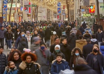 Avusturya, covid-19 aşısı olmayanlar için sokağa çıkma yasağını onayladı