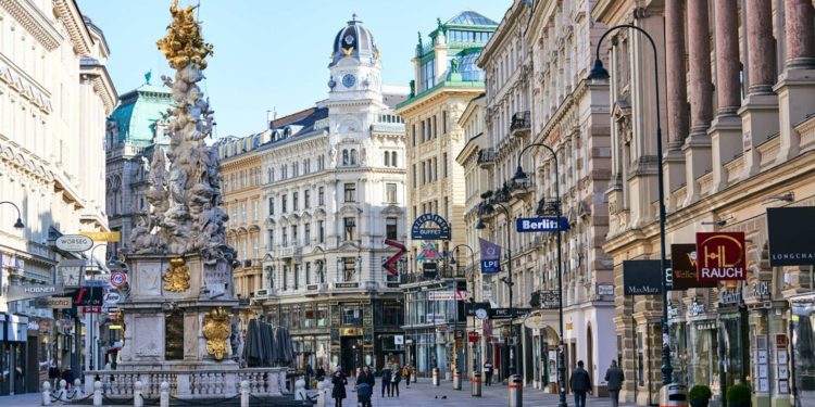 Avusturya genelinde ‘Kovid-19 aşısı olmayanlar için’ sokağa çıkma yasağı