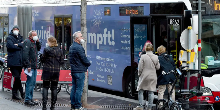 Avusturya'da Covid-19 aşısı yaptırmayanlara sokağa çıkma kısıtlaması