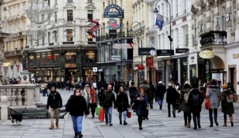 Avusturya'da aşısızlara ülke genelinde sokağa çıkma yasağı