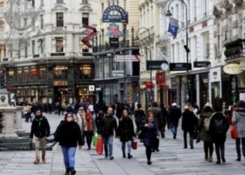 Avusturya'da aşısızlara ülke genelinde sokağa çıkma yasağı