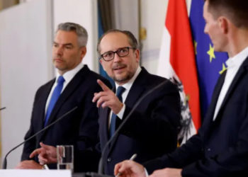 Avusturya'da aşısızların sokağa çıkması yasaklandı