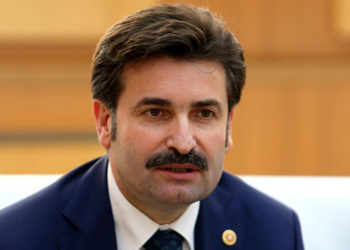 Ayhan Sefer Üstün: AKP’li vekillerin yüzde 90’ı bu ucube sistemden rahatsız