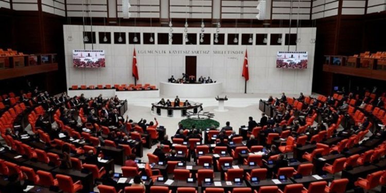 Azerbaycan tezkeresi kabul edildi