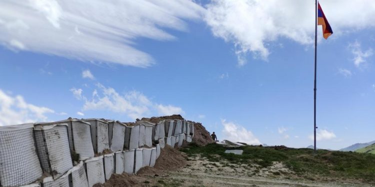 Azerbaycan ve Ermenistan sınırlarını yeniden belirleyecek